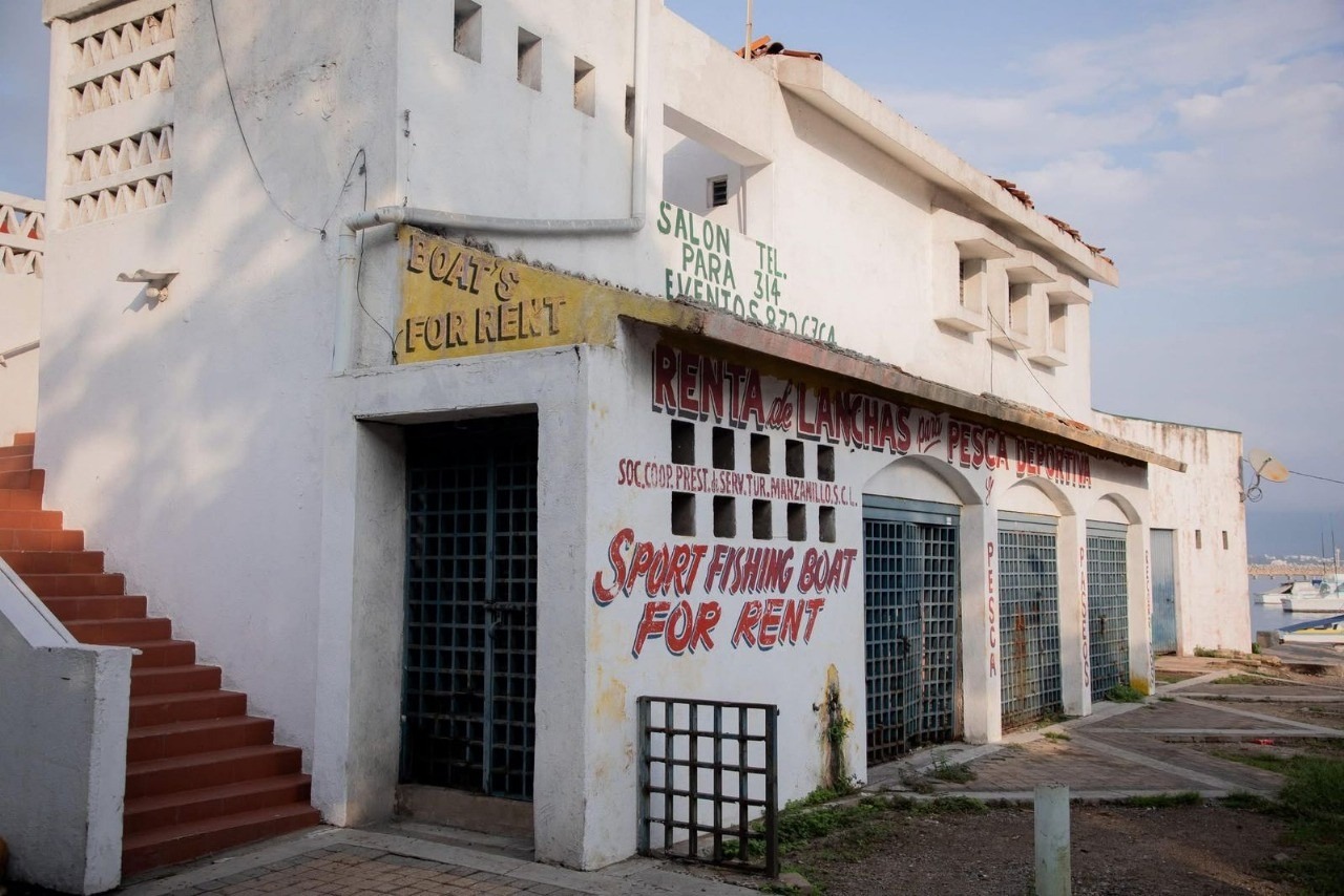 Casa en venta en Villa de Álvarez con alberca y vigilancia